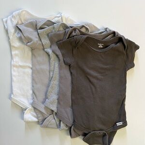 Gerber Onesies Bundle Neutral Gray White 5 Pack Short Sleeve Bodysuits